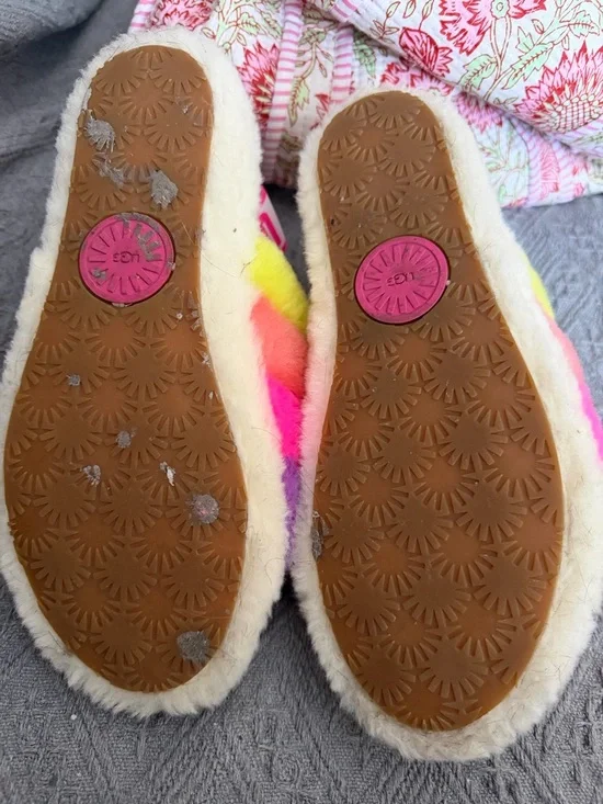 UGG Pink Neon Logo Shearling Slides - Picture 4 of 4